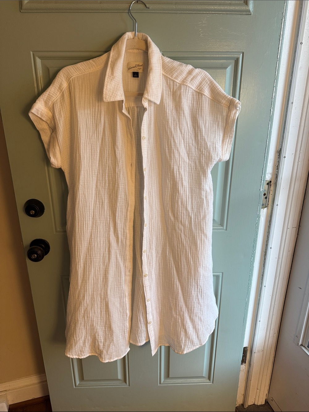 Universal Thread White Short-Sleeve Button-Coverup